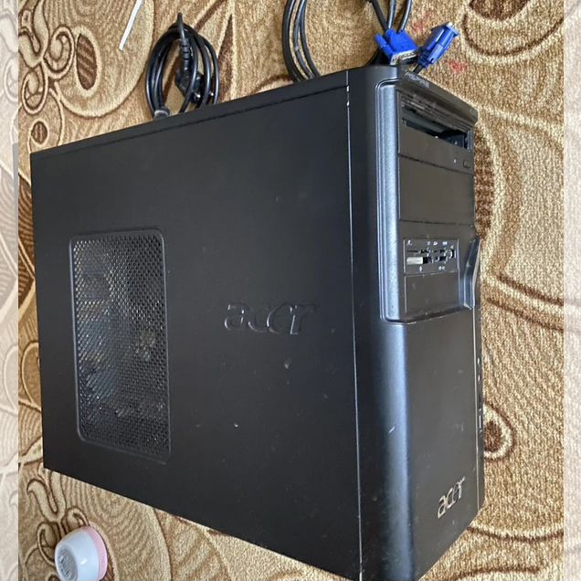 Системный компьютерный блок acer M1640