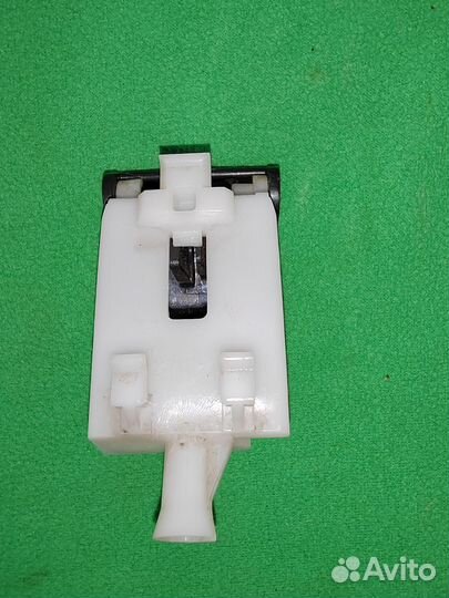 Ручка троса капота toyota land cruiser 200 LX 570