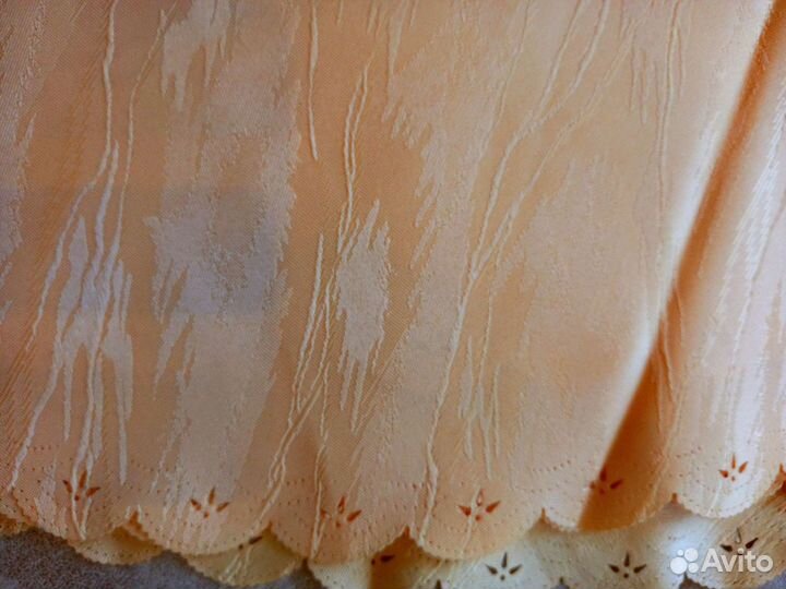 Скатерть-желтая овал 177х132