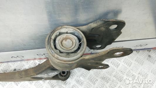 Рычаг передний нижний левый ford focus 3 (PEA28LN0