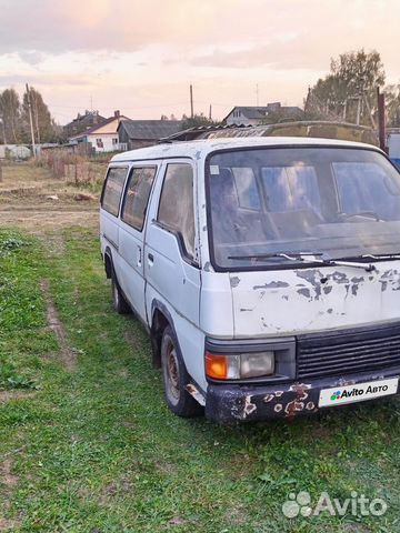 nissan urvan 1990