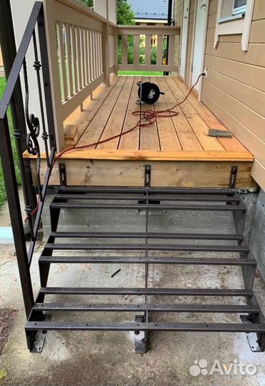 Лестница в дом под ключ