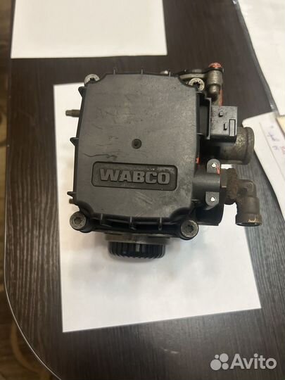 Кран управления тормозами прицепа камаз 5490