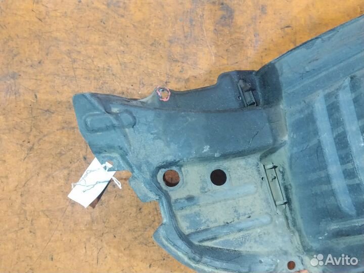 Подкрылок Toyota Estima ACR50W передний левый