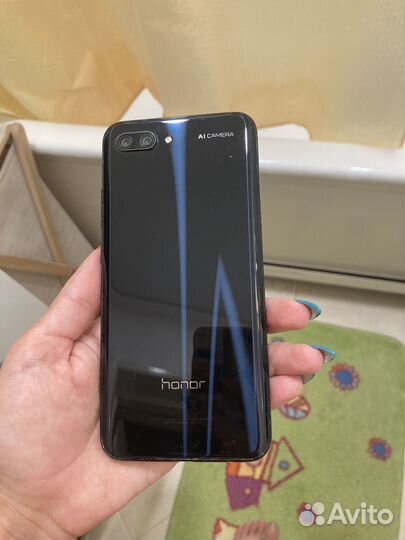 HONOR 10, 4/64 ГБ