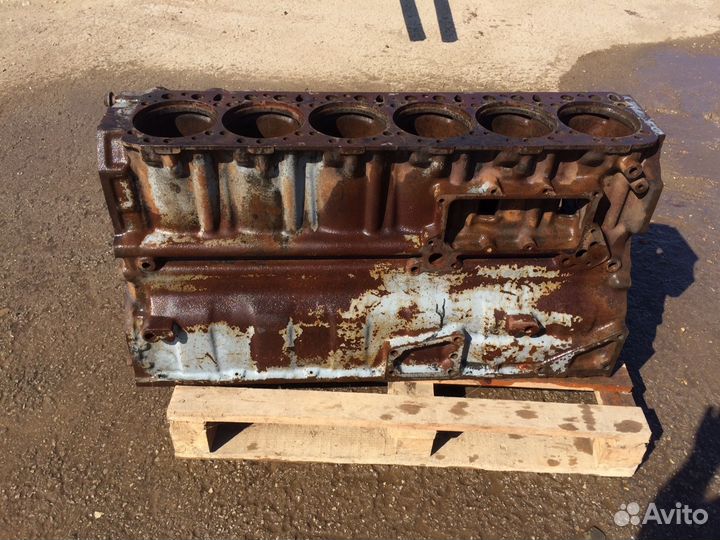 Продам блок цилиндров двигателя skania
