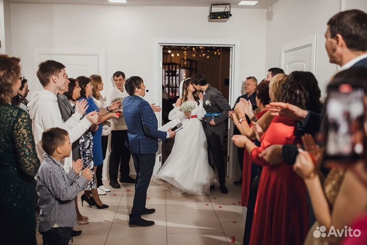 Ведущий тамада