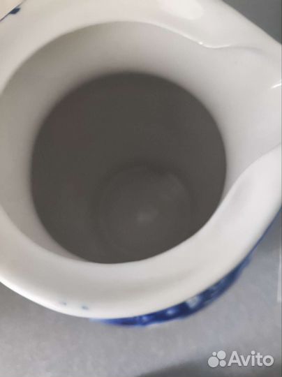 Кувшин в росписи с крышкой головы кота Гжель