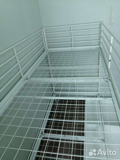 Кровать двухьярусная