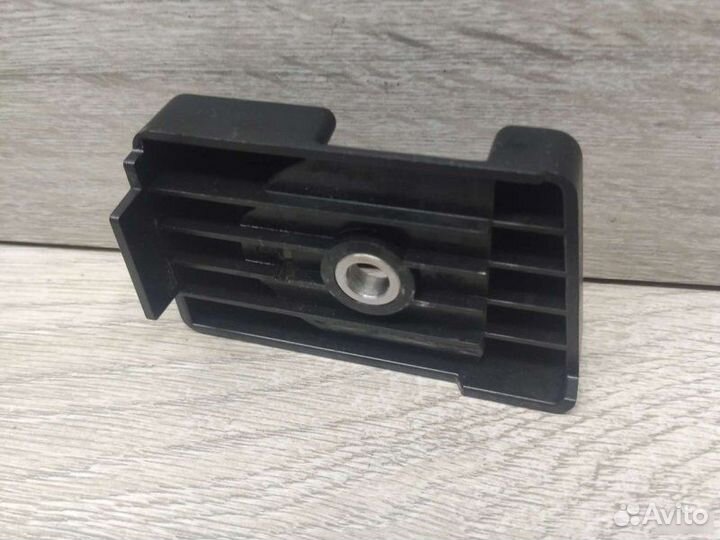 Кронштейн багажника Mercedes M W164