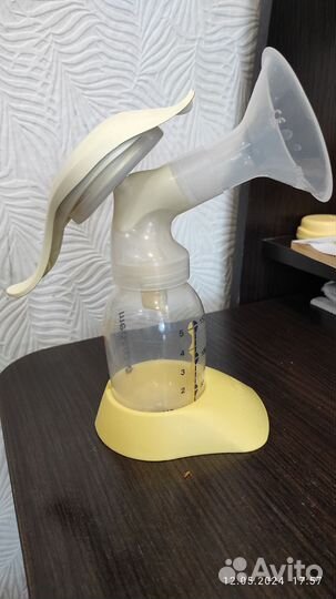 Молокоотсос medela ручной