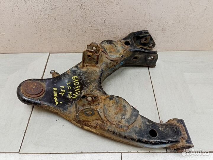 Рычаг передний правый нижний
