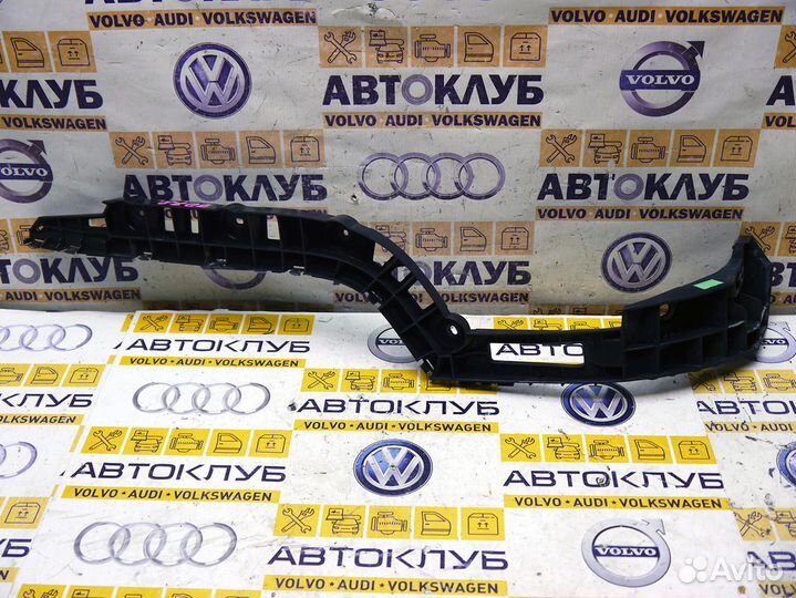 Кронштейн заднего бампера правый WV Пассат Б7 B7