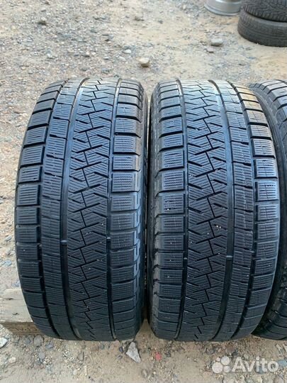 Pirelli Ice Asimmetrico 225/45 R18