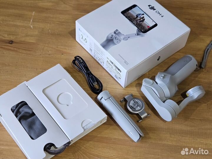 Стабилизатор для смартфона DJI Osmo Mobile 4