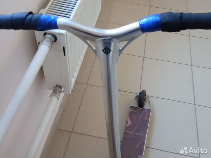 Трюковой самокат кастом в парк