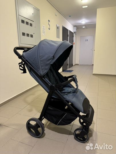 Прогулочная коляска Carrello Bravo