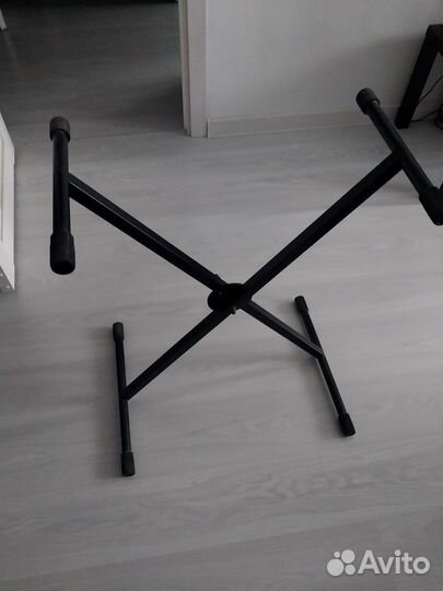 Стойка для синтезатора