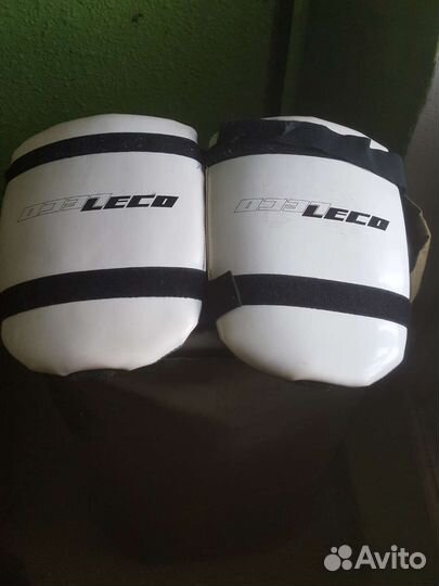 Шитки на голени для такван-до