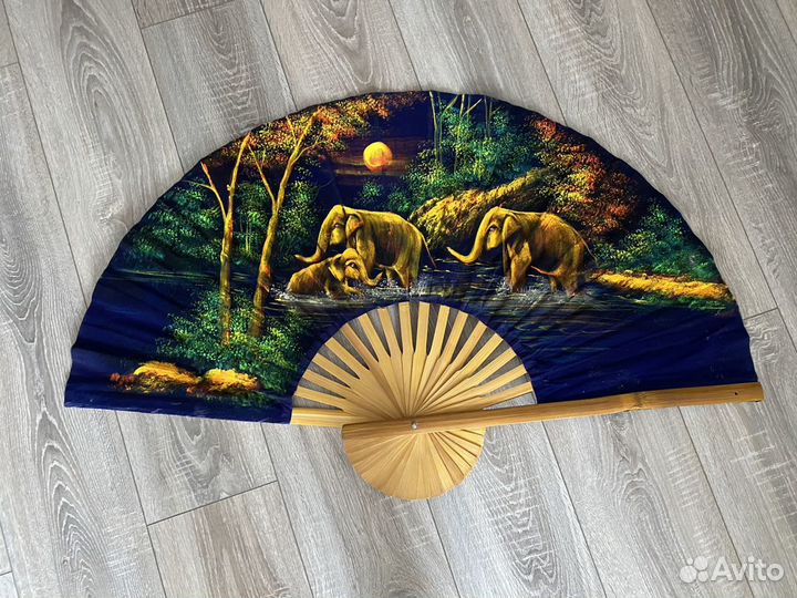 Веер на стену бархатный