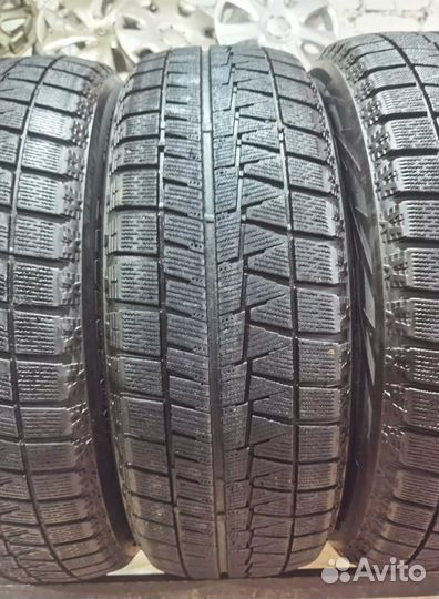 Bridgestone Blizzak Revo GZ 215/60 R17 96S