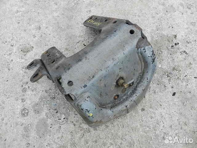 Кронштейн пневморессоры передний, верхний, лев. MA