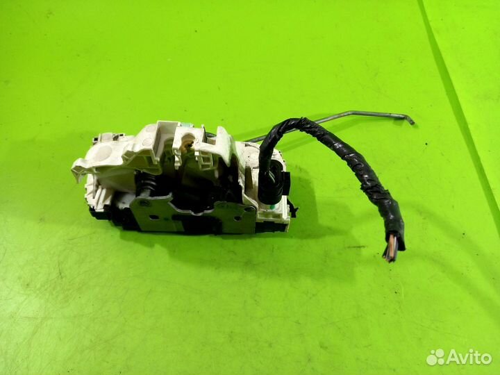 Замок двери передний правый для Dodge Avenger