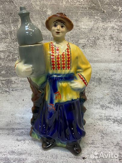 Статуэтка. штоф. хохол. казак. СССР. фарфор