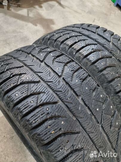 Bridgestone Ice Cruiser 7000 235/60 R16 100T