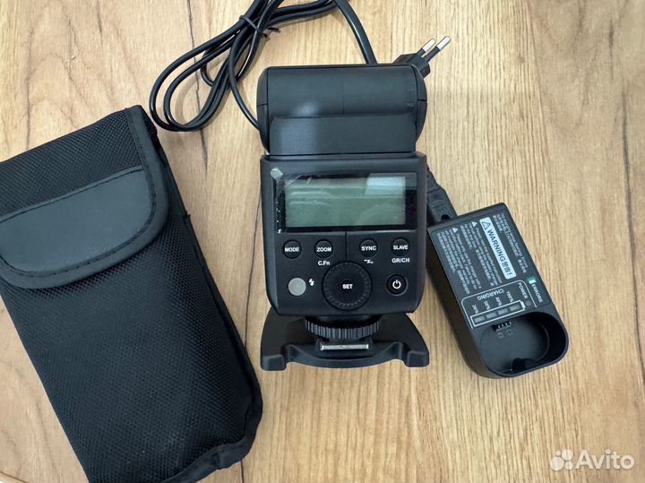 Вспышка камеры Godox V350