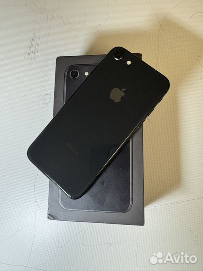 iPhone 8, 64 ГБ