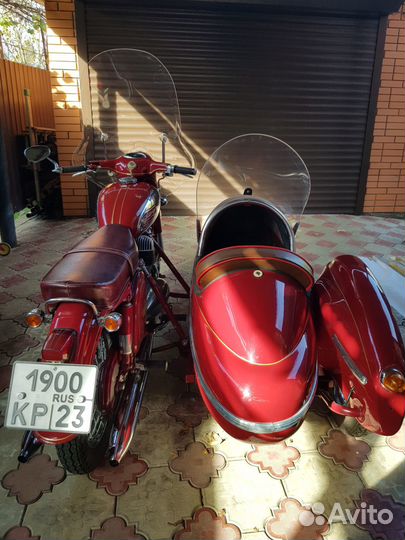 Ява с коляской