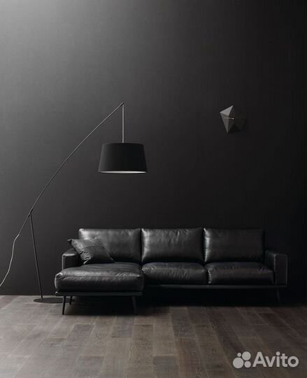 Кожаный диван