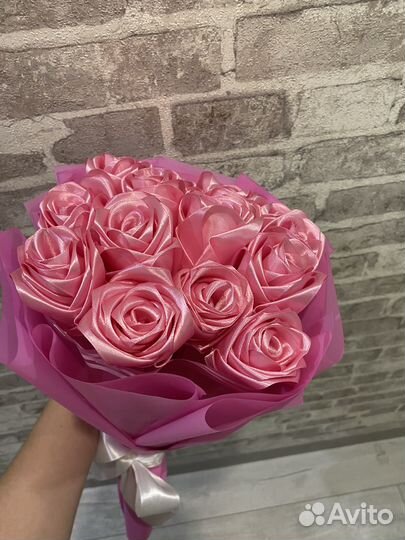Букет роз из атласных лент