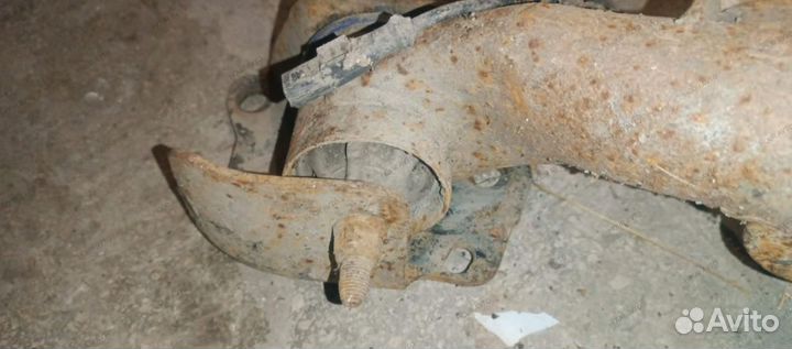 Балка задняя Renault Logan рест. 2012 555016425R