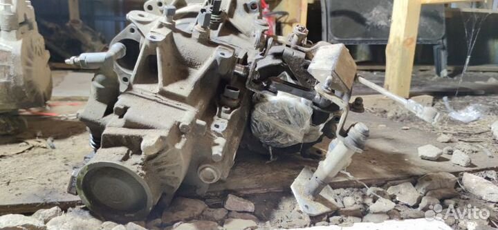 МКПП (механическая коробка переключения передач) S