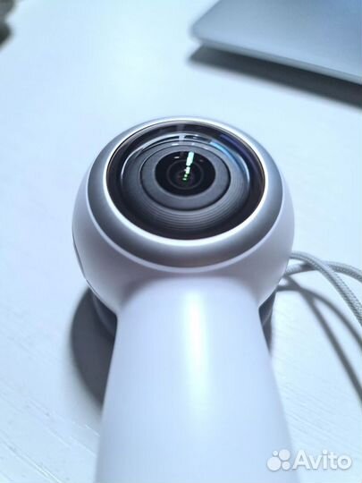 Экшн видеокамера Samsung Gear 360 (2017) белый