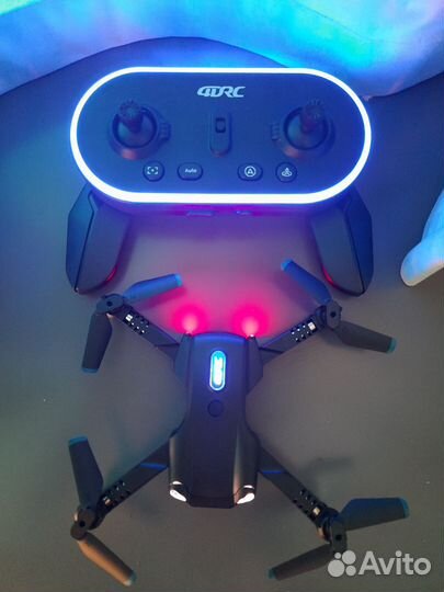 Квадрокоптер,2 камеры,V20,WiFi, Радиоуправляемый