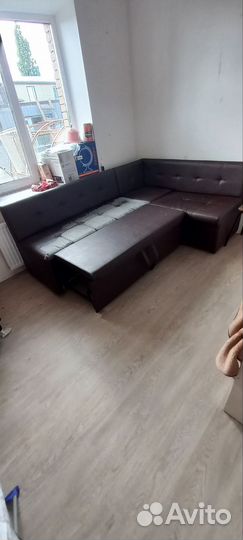Кухонный угловой диван со спальным местом