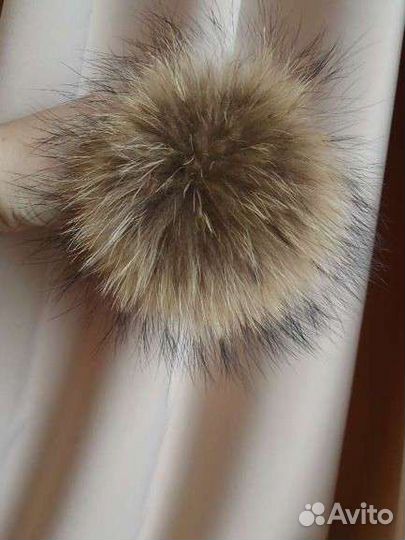 Помпон из енота