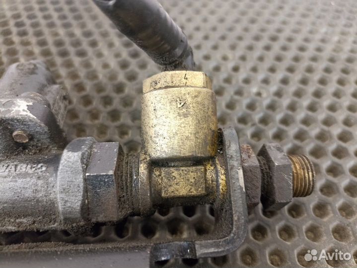 81521106092 Клапан перепускной