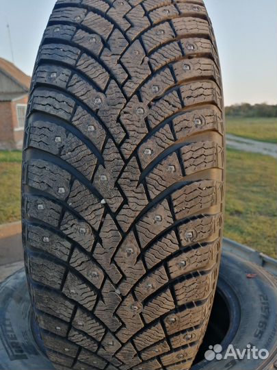 Pirelli Ice Zero 215/65 R16