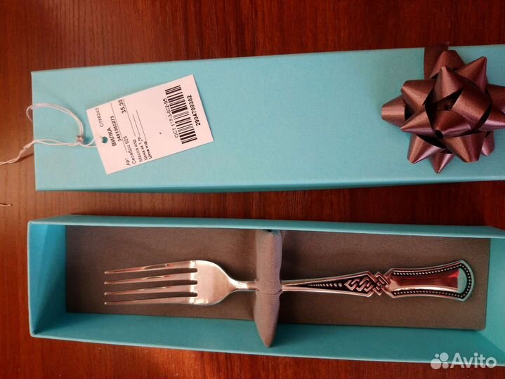 Серебряная десертная вилка