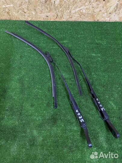 Dodge RAM 2019- поводки стеклоочистителя