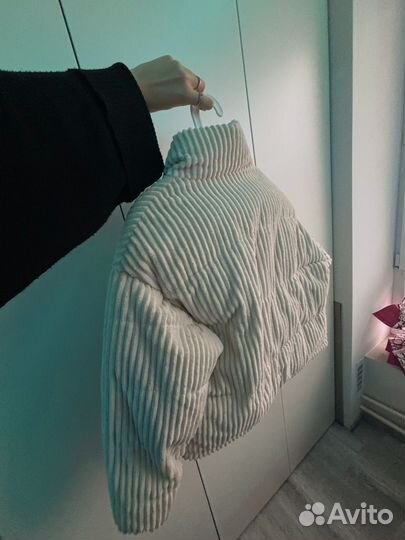 Куртка женская бежевая