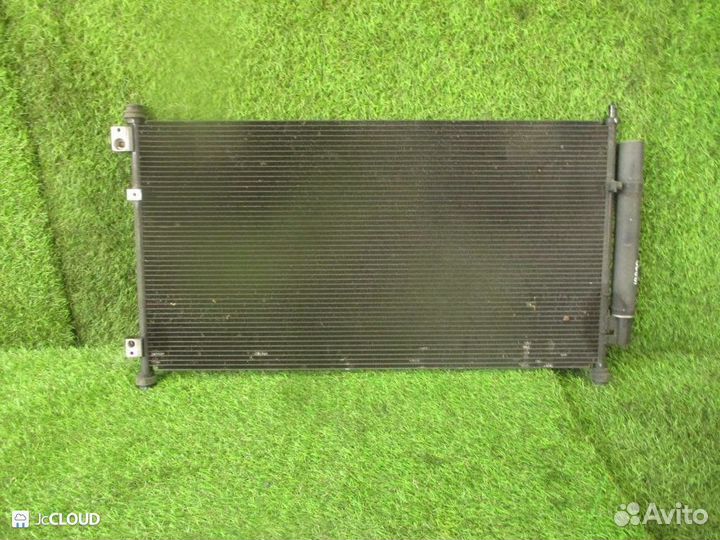 Радиатор кондиционера на honda stream RN6 R18A