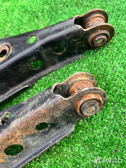 Рычаг поперечный задний Toyota Rav4 xa40 xa45 2017