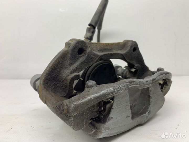 Суппорт передний левый Mercedes-Benz E W211 3.0