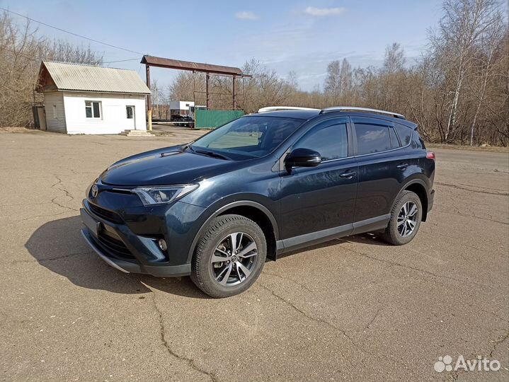 Toyota RAV4 2.5 AT, 2017, 100 000 км