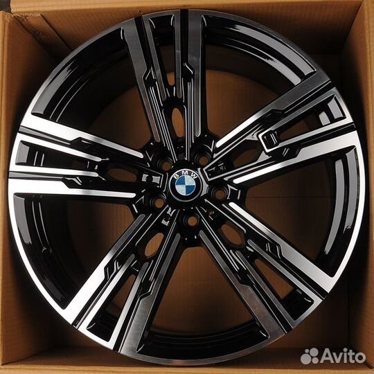 Диски на BMW r21 5x112 ET24 D66.6